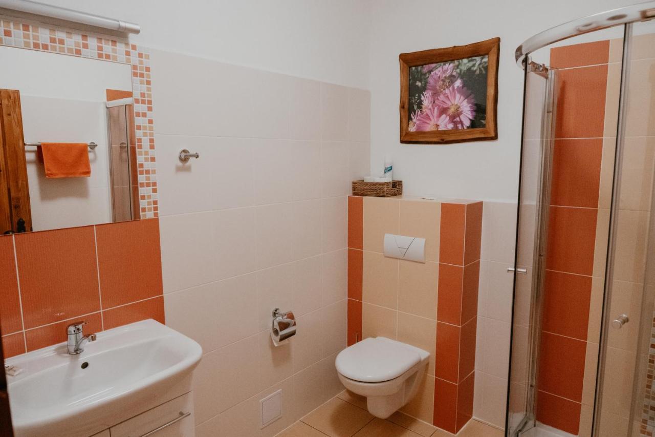 Osada Havranu Hotel Hnanice  Luaran gambar