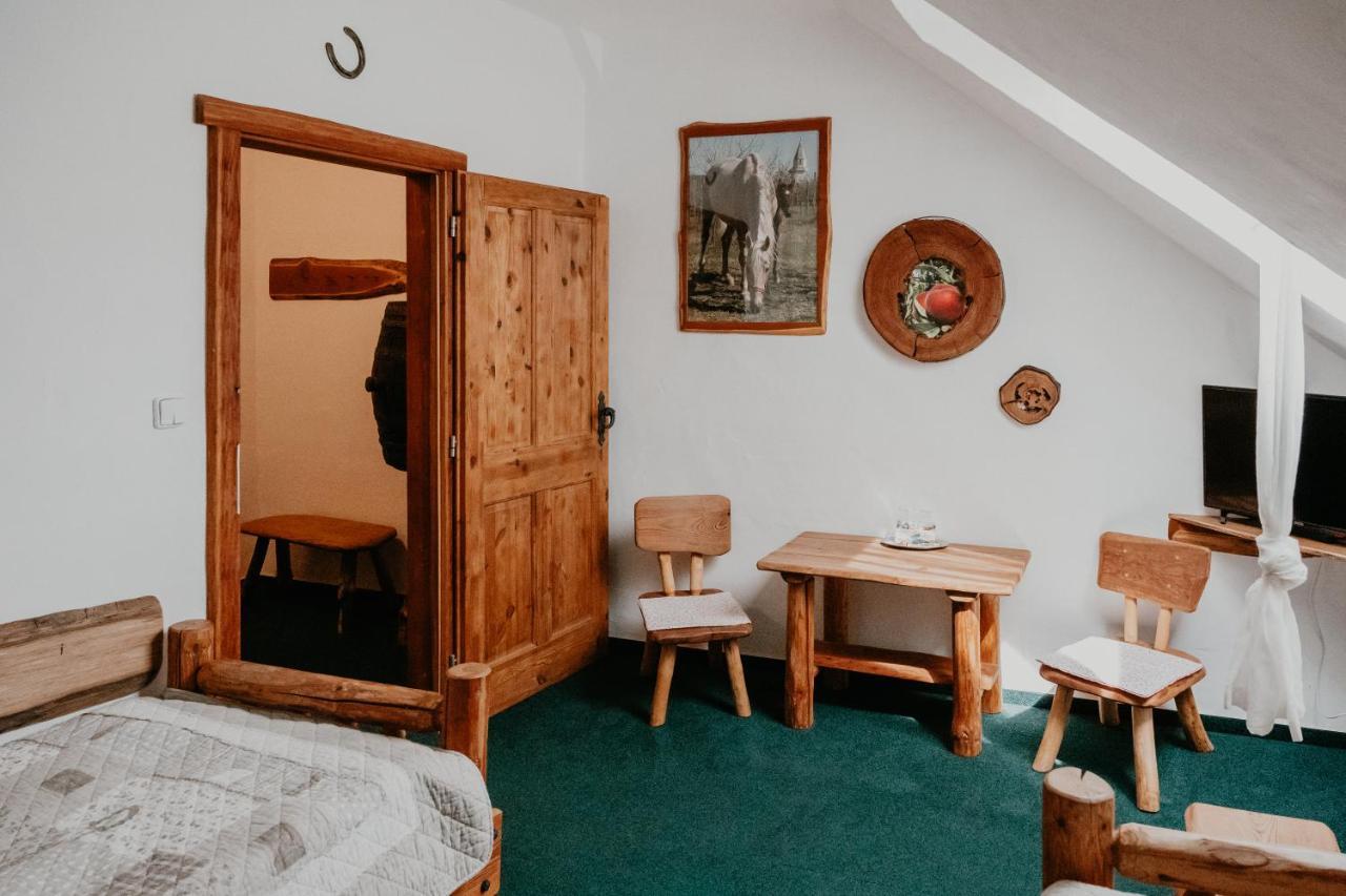 Osada Havranu Hotel Hnanice  Luaran gambar