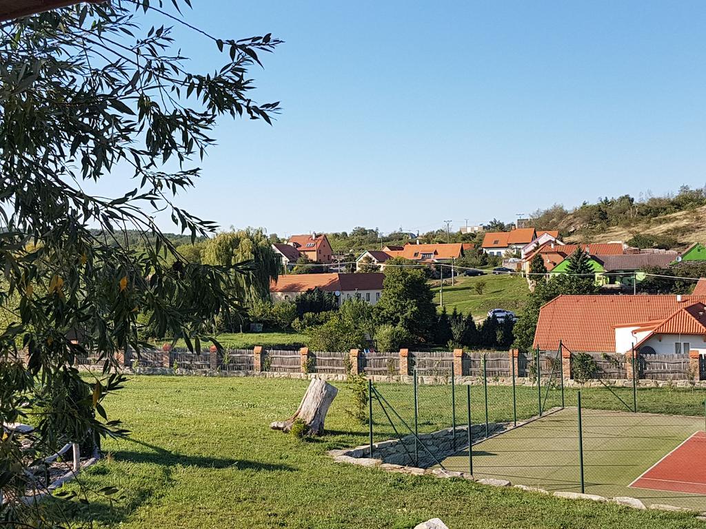 Osada Havranu Hotel Hnanice  Luaran gambar