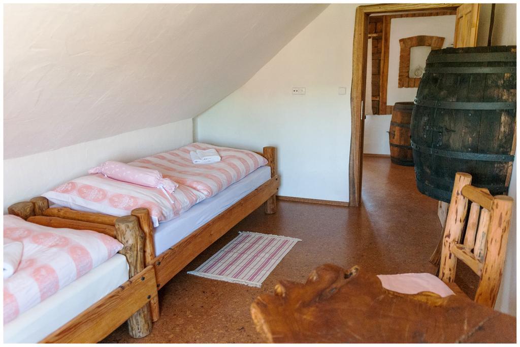 Osada Havranu Hotel Hnanice  Luaran gambar