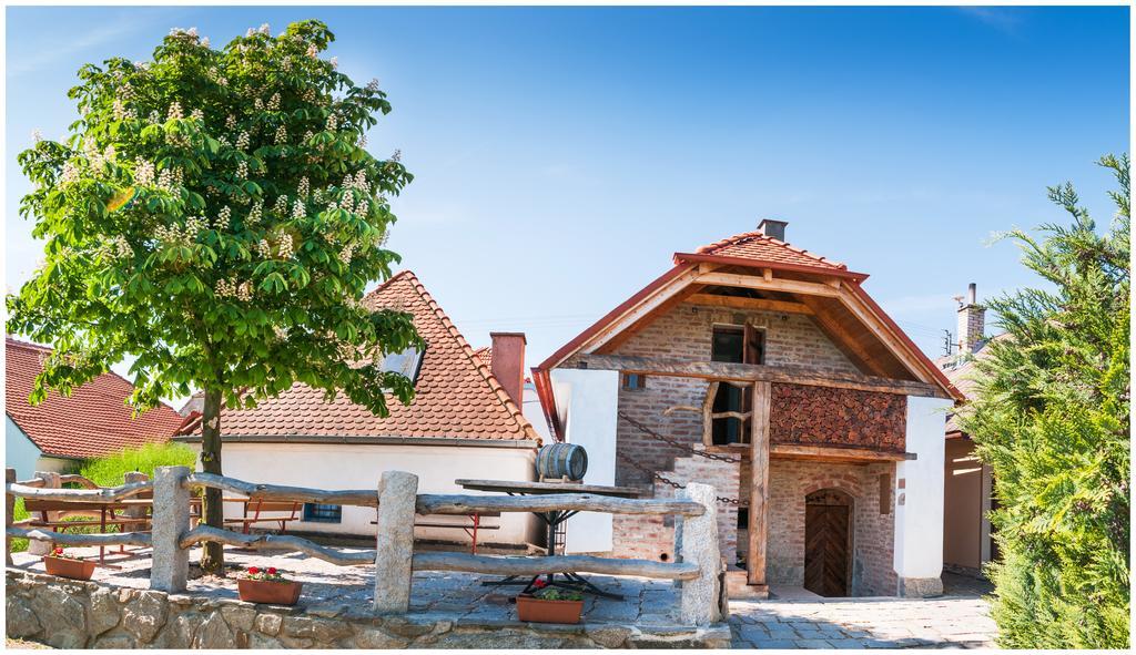Osada Havranu Hotel Hnanice  Luaran gambar