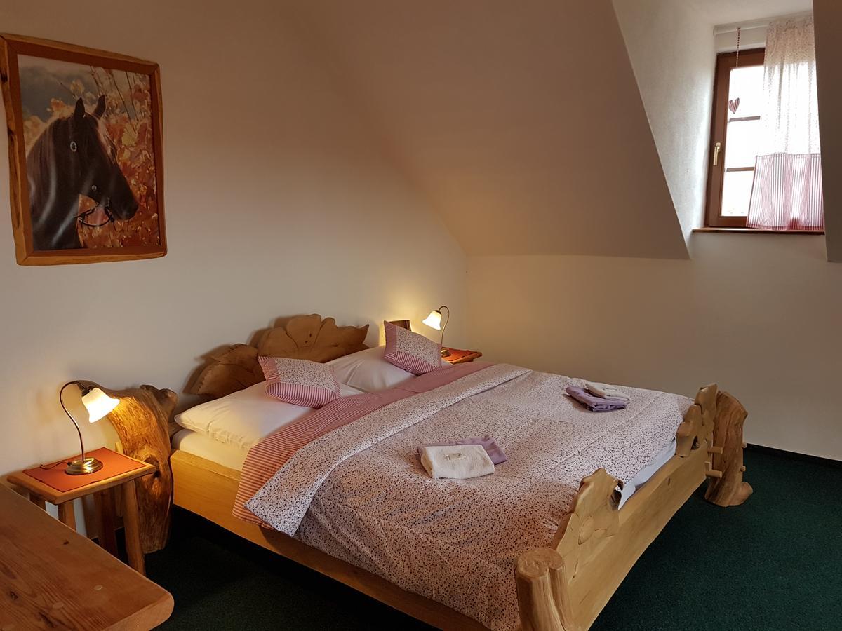 Osada Havranu Hotel Hnanice  Luaran gambar