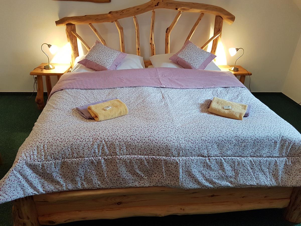 Osada Havranu Hotel Hnanice  Luaran gambar